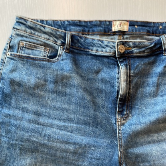 Size 22 waist 23 inches to 25 inches - Picture 3 of 7